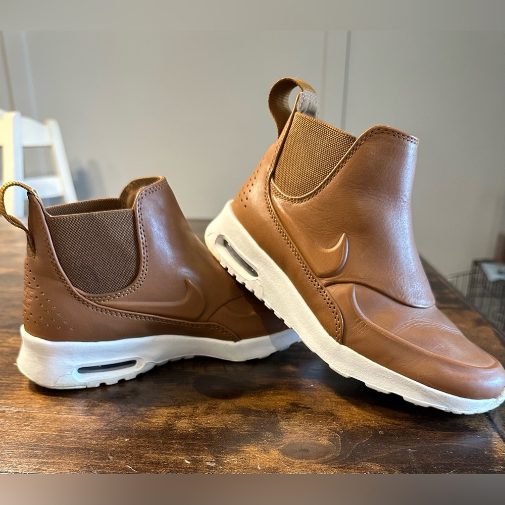 Nike Women’s Air Max THEA MID Casual Shoe; Size 5.5 Ale Brown